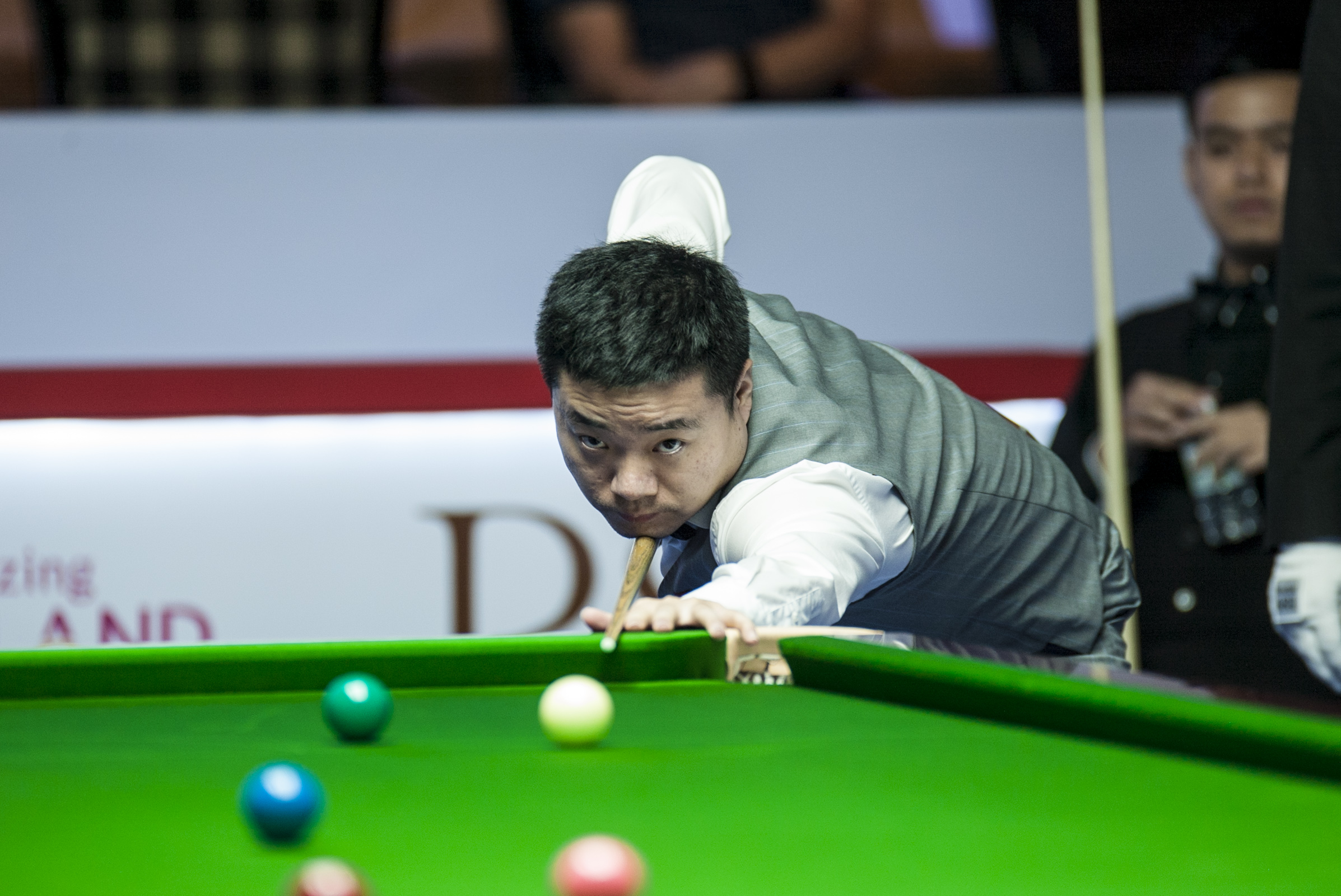 据内部人士 据内部人士